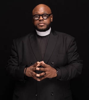 Bishop_RonWoods.jpg