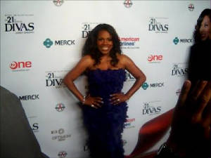 SherylLeeRalphs_redcarpet_21stDIVASSimplySinging_oct_22_2011.jpg