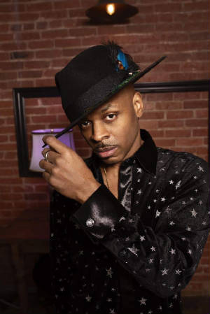 Stokley-black-hat-tip-of-hand-hat.jpg