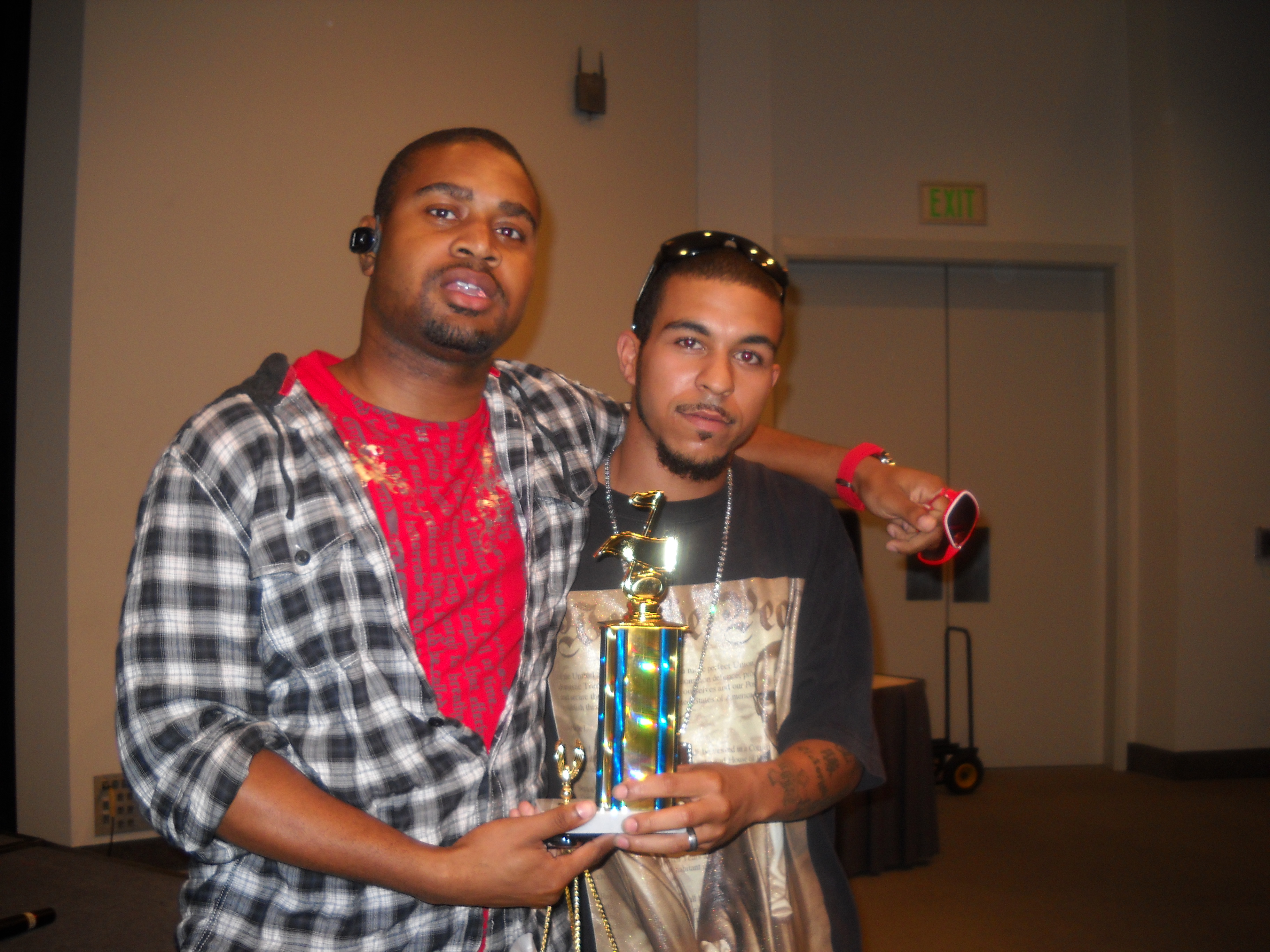 ULMIIOct09WinnerCharvez_and_RDOT.JPG