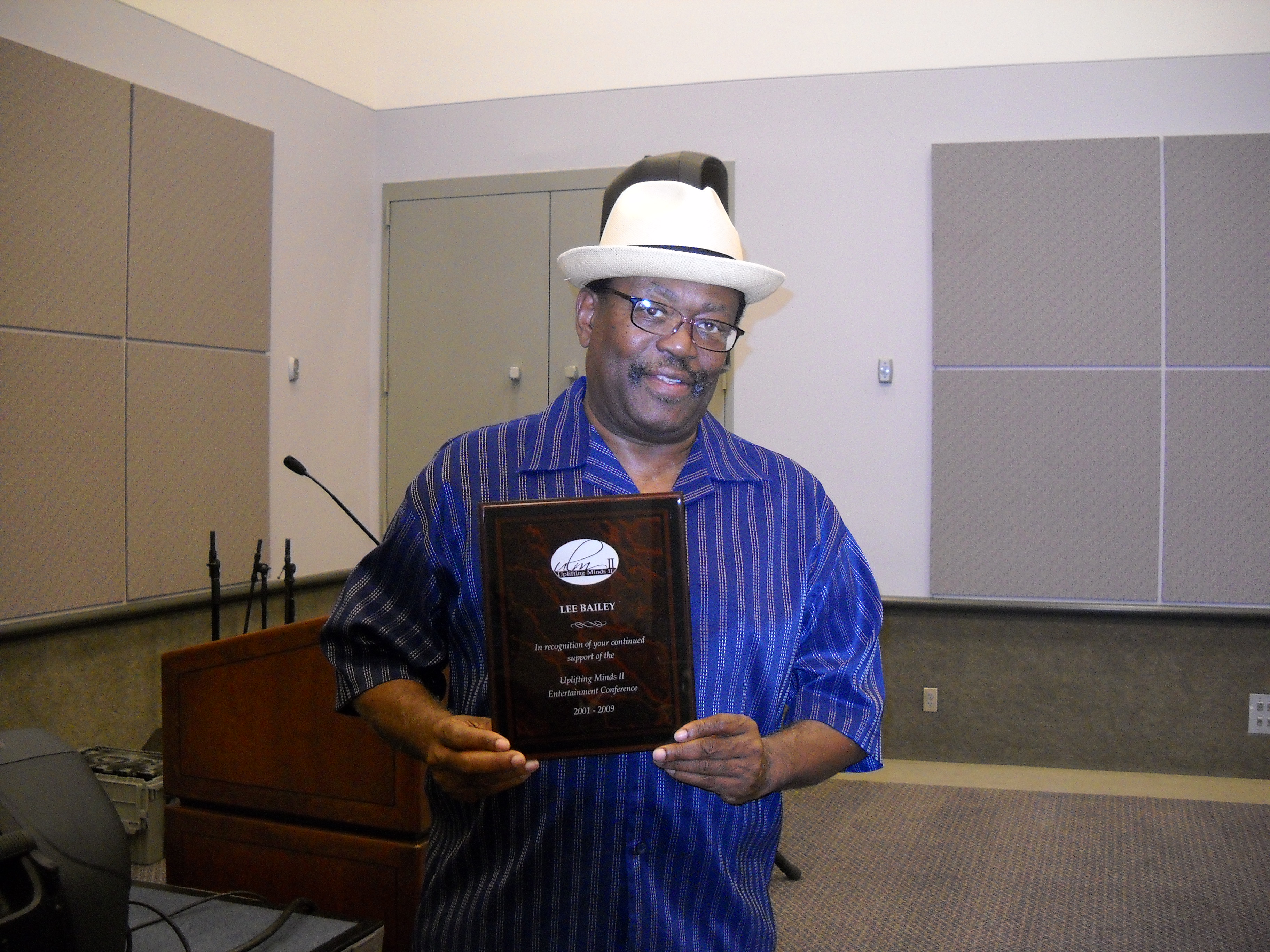 UpliftingMinds2_6_09_LeeBailey.JPG