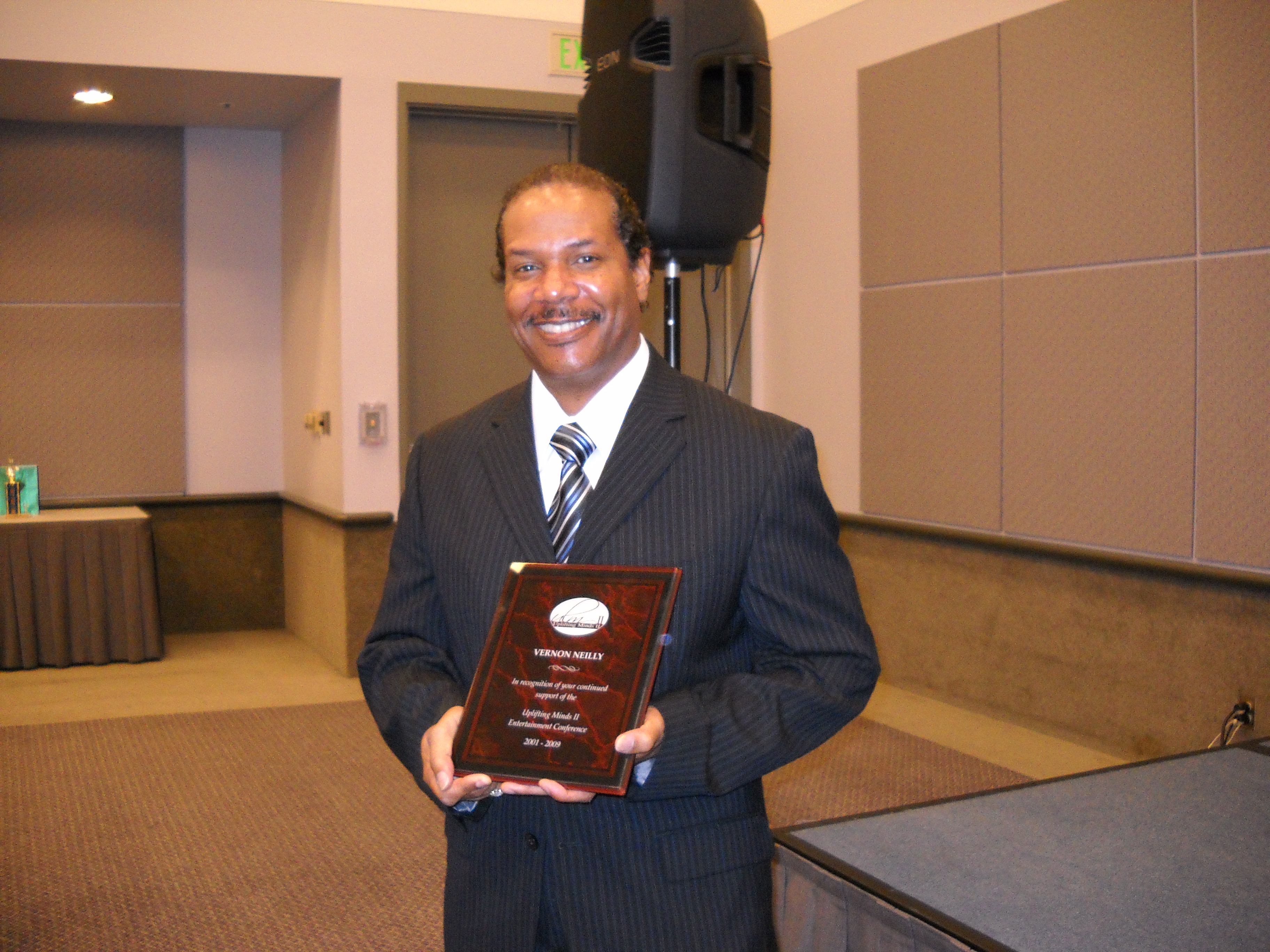 UpliftingMinds2_6_09_VernonNeilly.JPG