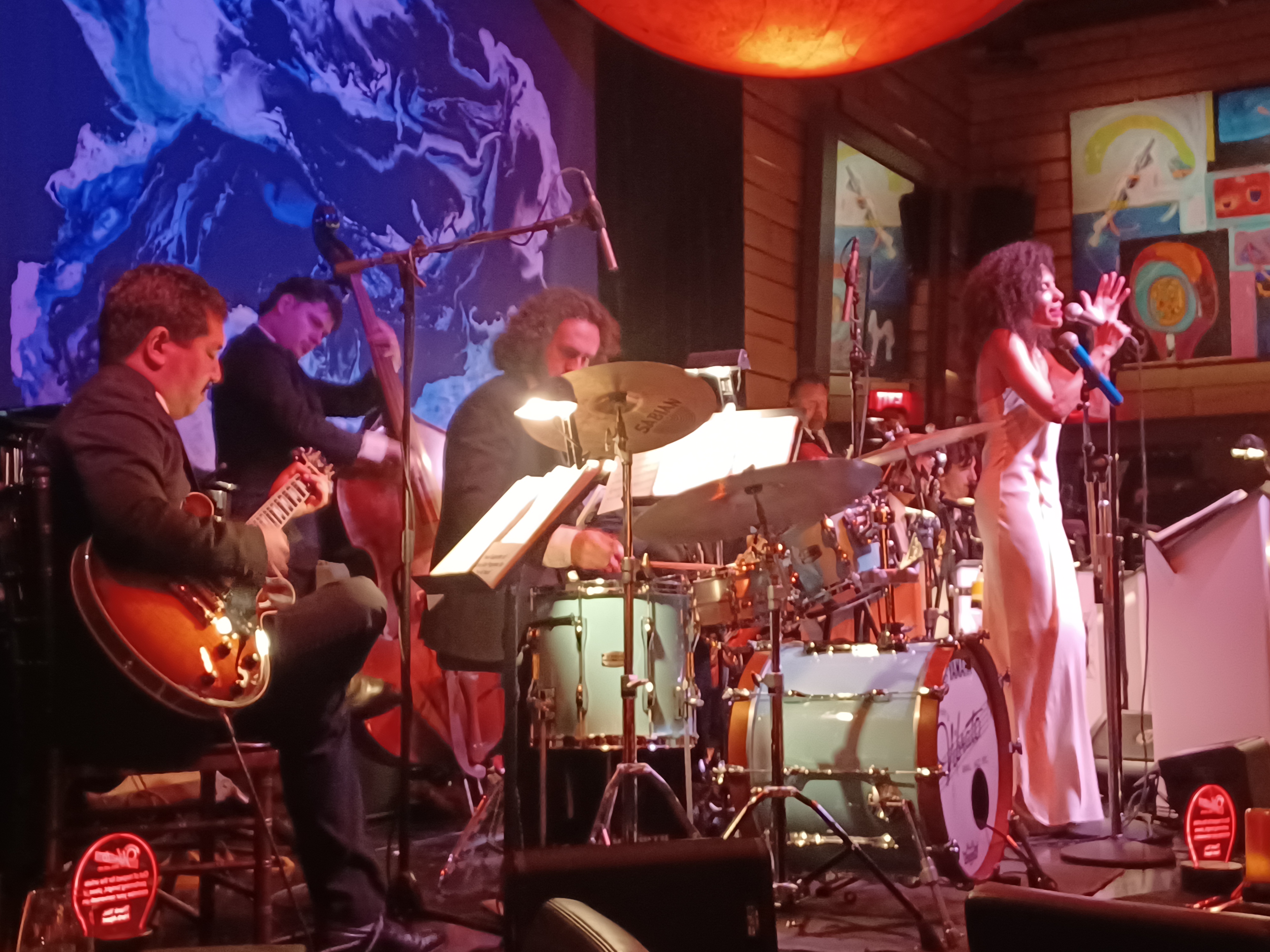 robinsimone_vibrato_credit_ThePulseofEntertainment.jpg